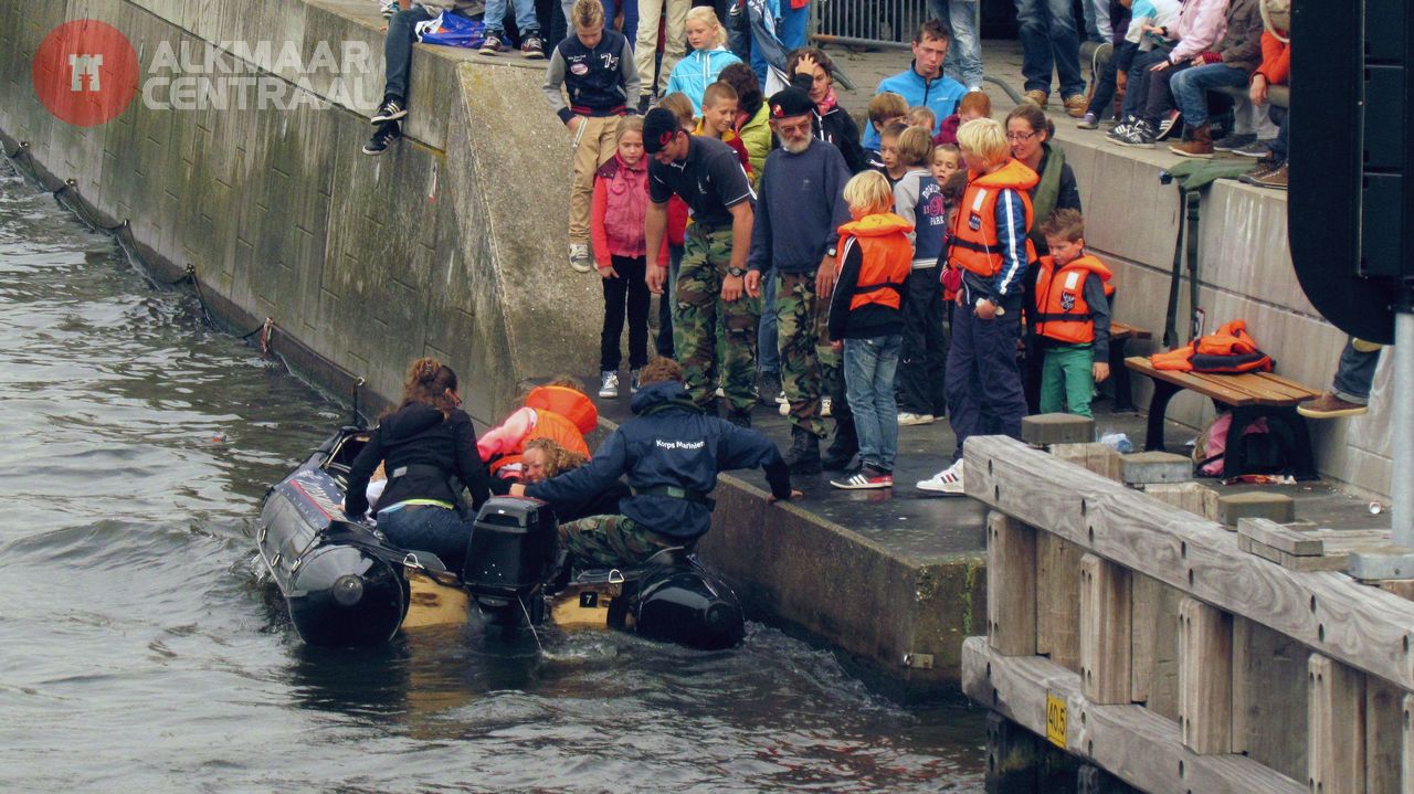 Marine laat zich zien tijdens Alkmaar Ontzet (FOTO's)